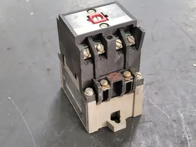 USED ALLEN-BRADLEY 700-P400A1