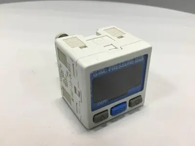 USED SMC ZSE30-01-25-M