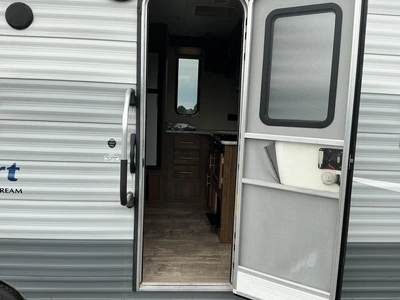 Used 2019 GULFSTREAM KINGSPORT 275FBG Campers, Caravans, Motorhomes Michigan US | Miedema Asset Management Group #1414688