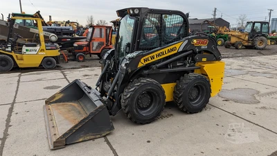 USED 2023 NEW HOLLAND L318