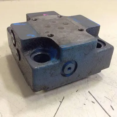 USED VICKERS CVCS25D1S210S19