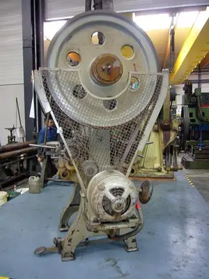 USED SCHULER 35 TON