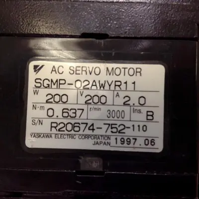 USED YASKAWA SGMP-02AWYR11