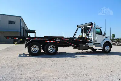 New | in-Stock 2027 PETERBILT 548 Rolloff Trucks Texas US | Roll Off Truck World #1492014