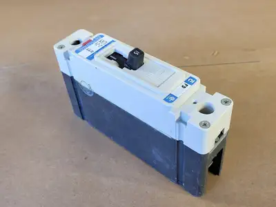 USED CUTLER-HAMMER FD1015
