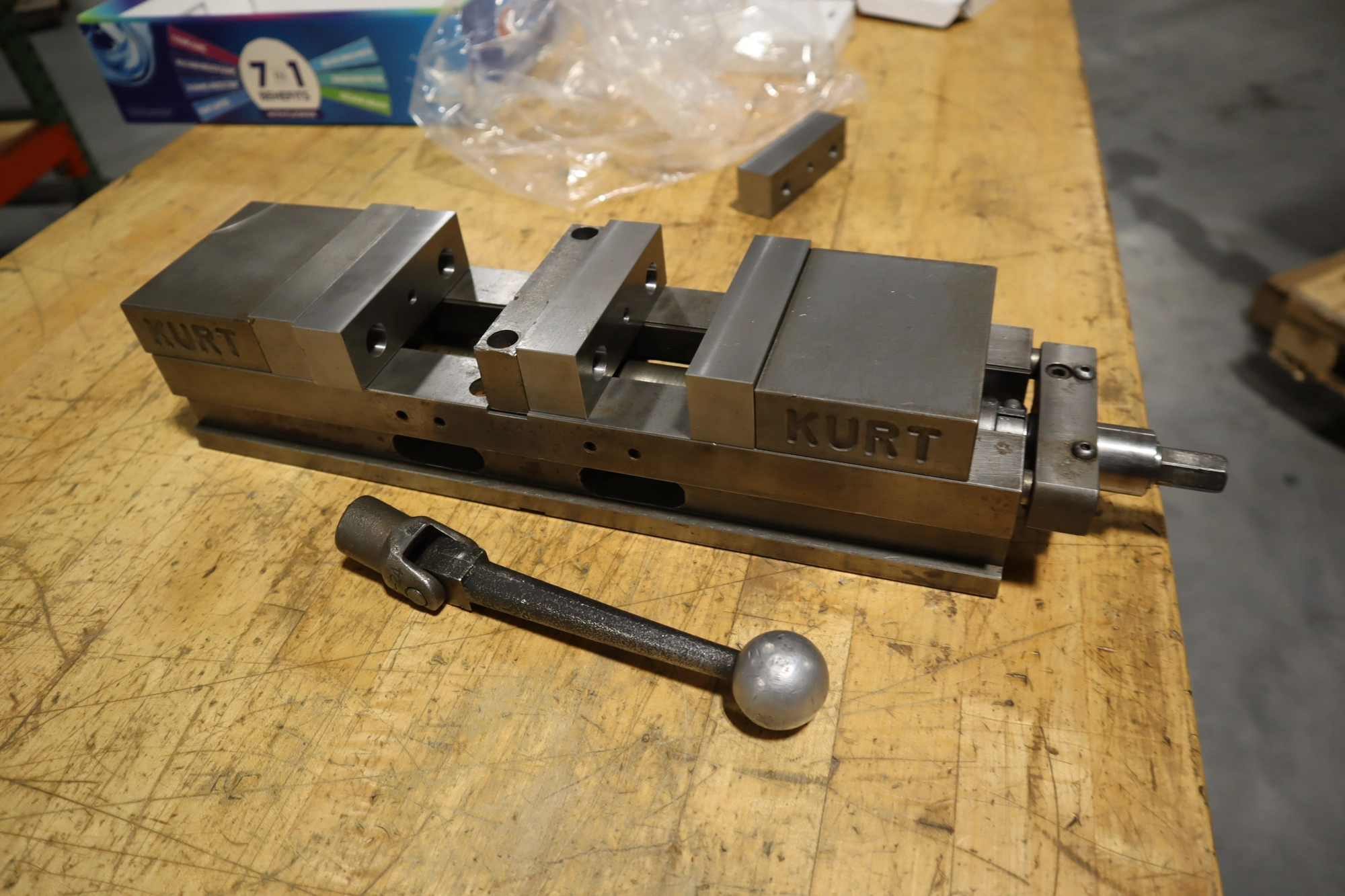 Used KURT WORKHOLDING SOLUTIONS DL400B Vises Minnesota US | Machinesused.com #1410662