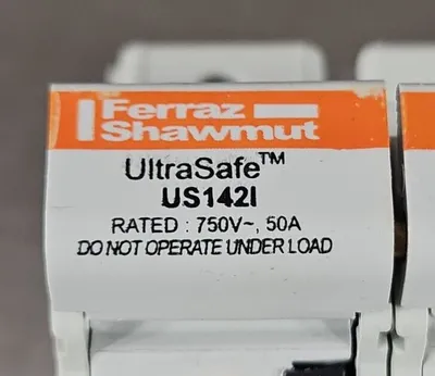 Ferraz Shawmut US 1421 UltraSafe Modular 2-Pole 750V 50A Fuse Holder. Loc4C-18