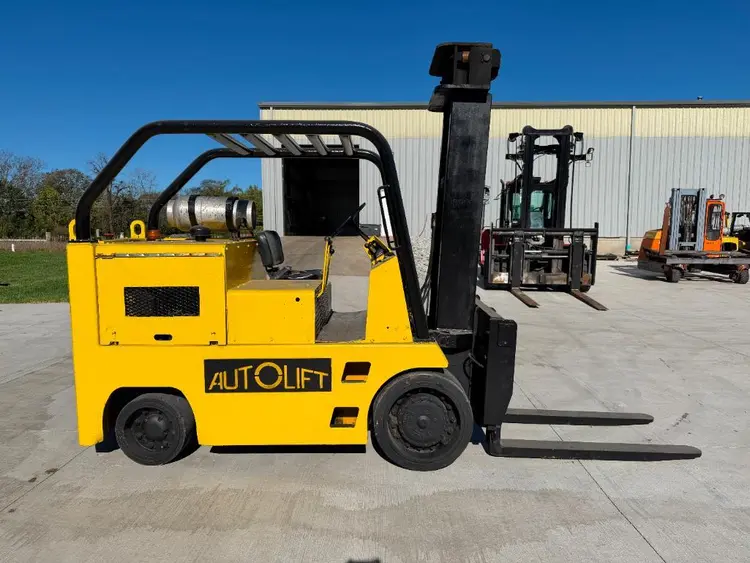 Used _UNKNOWN_ _UNKNOWN_ Liquid Propane Forklifts Ohio US | Myron Bowling Auctioneers Inc #1574152