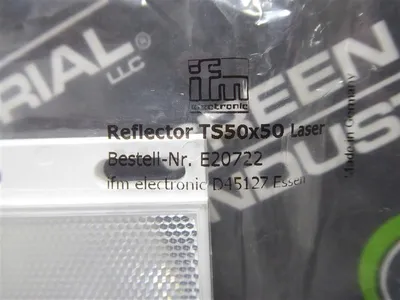 efector 200 E21001 System component Reflector and Mounting Kit New