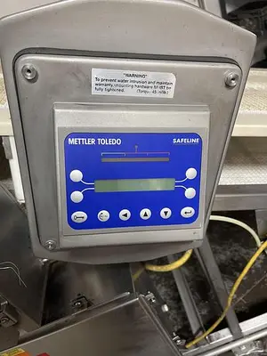 USED SAFELINE METAL DETECTOR SAFELINE METAL DETECTOR