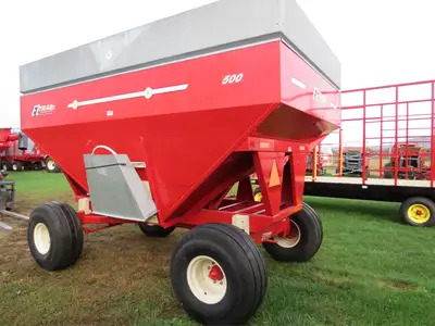 New | in-Stock 2025 E-Z TRAIL 500 Gravity Wagons Pennsylvania US | Zimmerman Farm Service #1410044