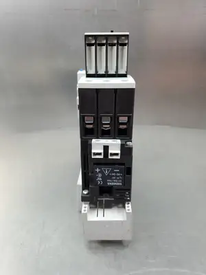 USED Siemens 3RV1031-4AA10 Circuit Breaker w/3RT1033-1B..0 Contactor