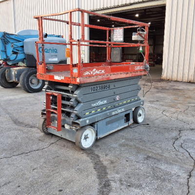 USED 2014 Skyjack SJ4632