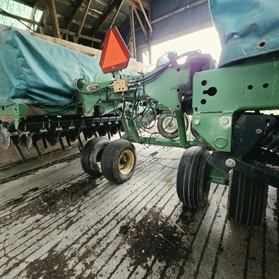 JOHN DEERE 455 Grain Drill | Iron Listing (24)