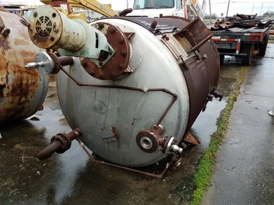 800 Gallon 58psi @ 200F Mixer