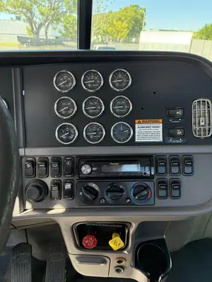 USED 2012 PETERBILT 386
