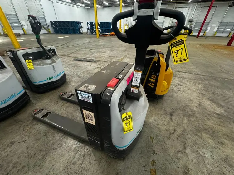 Used _UNKNOWN_ _UNKNOWN_ Electric Pallet Trucks North Carolina US | Myron Bowling Auctioneers Inc #1543532