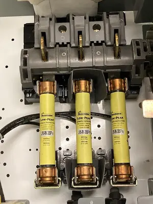 USED ALLEN-BRADLEY 2192F-BJC-24R-111 Q