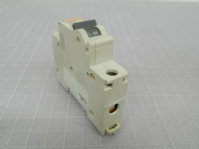 Used MERLIN GERIN _UNKNOWN_ Circuit Breakers Texas US | OCO Industrial #1676665