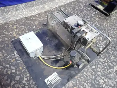 USED 2003 HYDROTECH 378467