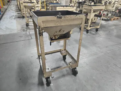 (1) Auger Hopper