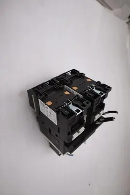 LOT OF 2 Siemens 3RH1921-1HA22-3AA1 Auxillary Contact Block STOCK H1850