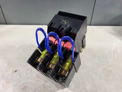 Disconnect Switch w/ 3 Times 25 Amp Fuse LPJ-25SP