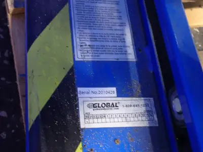 Global Industrial  44" Pallet Postitoner