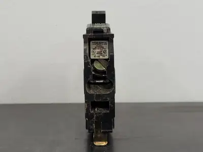 USED SQUARE D QOB120
