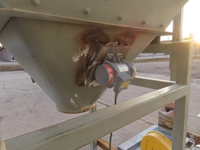 Super Sack or Bulk Bag Unloader with Rotary Valve