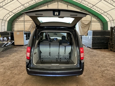 USED 2009 CHRYSLER TOWN AND COUNTRY
