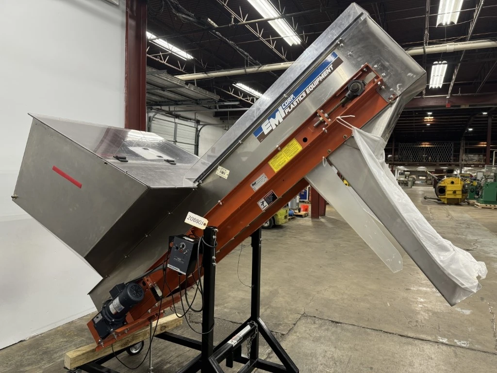 11" Wide EMI Plastics Inclined Conveyor