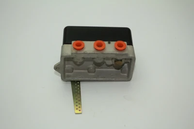 Used Johnson Controls V-9502 Parts (Hydraulics and Pneumatics) California US | Davliegogo LLC #1705525