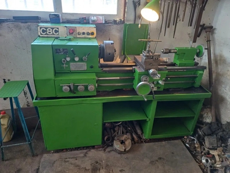 ZMM Centre Lathe, in very good used condition, visible under power, video, POA
