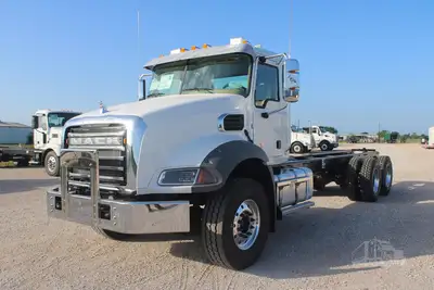 New | in-Stock 2026 MACK GRANITE 64BR Cab Chassis trucks Texas US | Roll Off Truck World #1491868