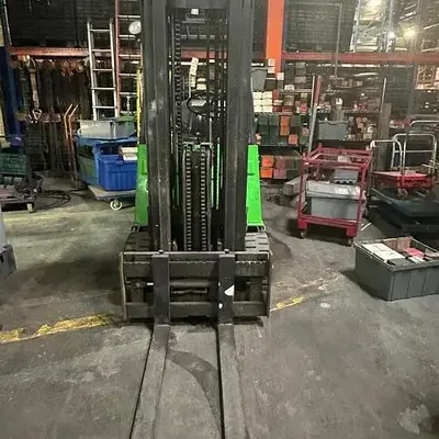 USED CLARK GVS25S