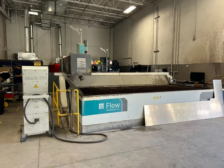Used 2018 FLOW MACH 200 4020 PIVOT PLUS Waterjet Cutters California US | Machnet #796197