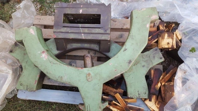 Chuck & Steadies for POREBA TR135 Centre Lathe, can be sold separately