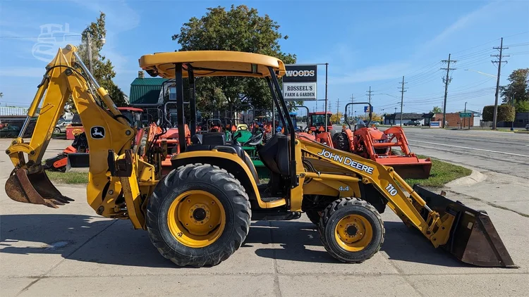 Used 2004 DEERE 110 Backhoe Loaders | Rosseel's Equipment Inc #720507