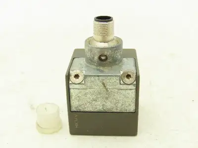 Turck Uprox Bi20U-CA40-AP6X2-H1141/S1669 Proximity Switch 10-30VDC 4 Pin