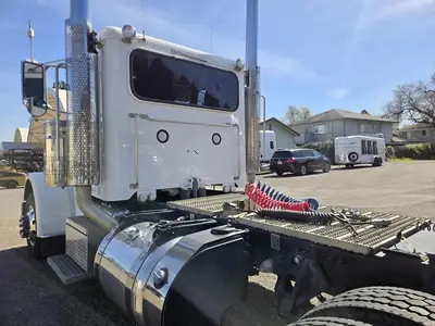 USED 2020 PETERBILT 389