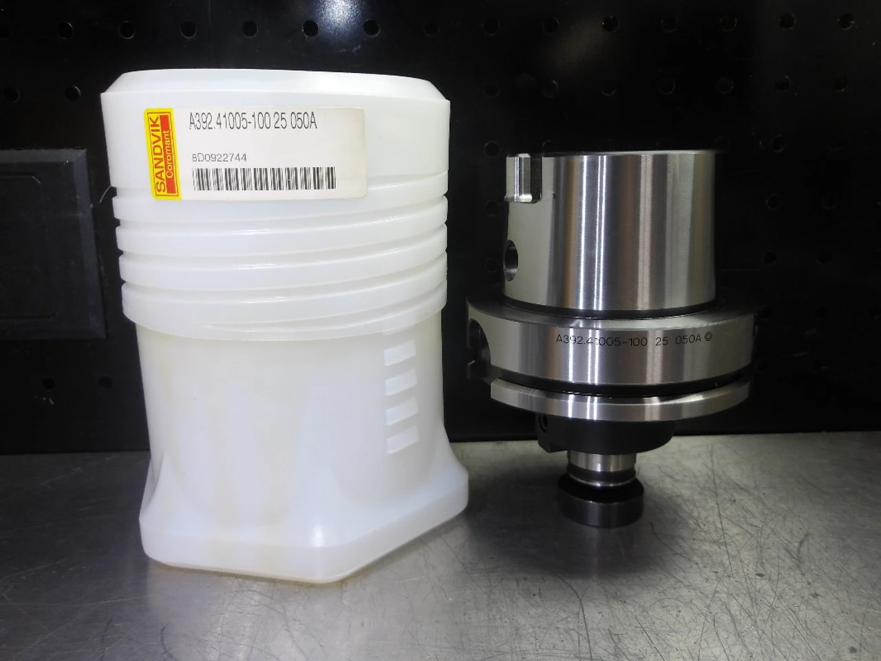 Sandvik HSK100A 1" Facemill Tool Holder 1.969" Pro A392.41005-100 25 050A (LOC3666)