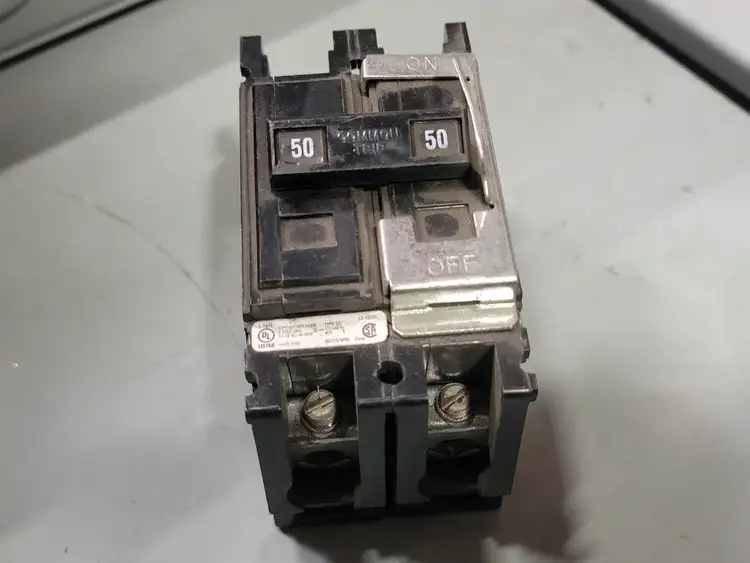 Used CUTLER-HAMMER QC2050 Switchgears British Columbia CA | Lenmark #241600