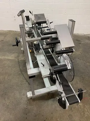 Associated Two-Head Top & Bottom Labeller