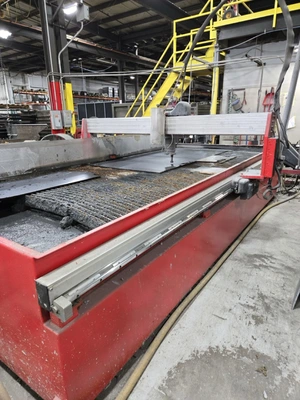 USED 2011 OMAX MAXIEM 2040