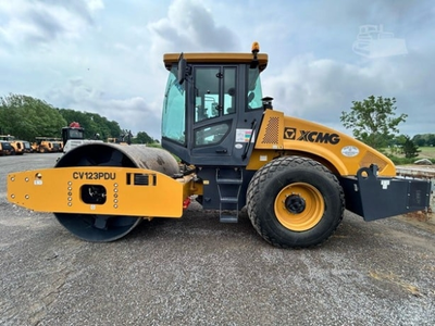 USED 2019 XCMG CV123PDU