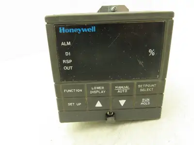 Honeywell DC300E-E-0B0-22-0000-0 UDC3000 Versa-Pro Temperature Controller Module