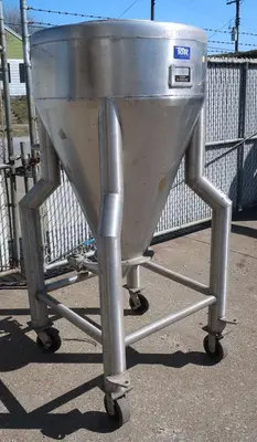 SPC9000  Tank 100 gallon vertical tank, Stainless Steel, conical on casters