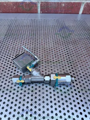 USED GEMU 540/15/D59405-1 PNEUMATIC VALVE ACTUATOR W/ PARKER 8Z(A)-F8L-250-SS VALVE