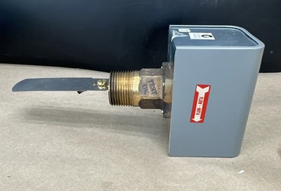 NEW Johnson Controls F61KB-11C